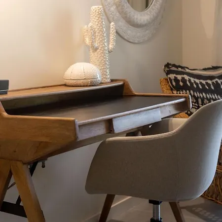 The 98 Place Apartmán Carcavelos (Lisbon)