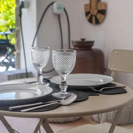 The 98 Place * Carcavelos (Lisbon)