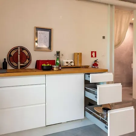 The 98 Place Carcavelos (Lisbon)