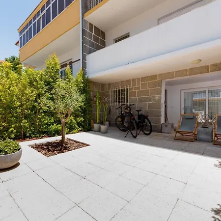 The 98 Place * Carcavelos (Lisbon)